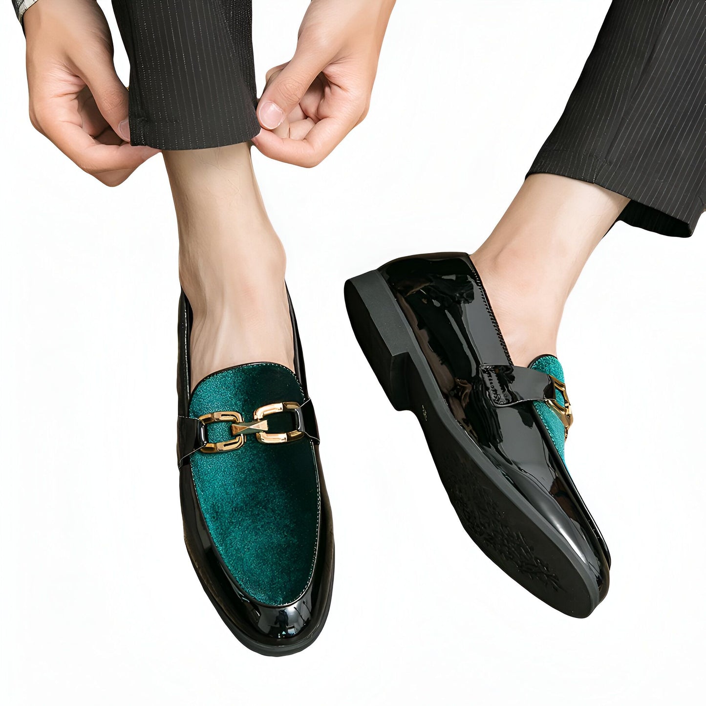 Luxe Mocassins: Noirs Vernis Velours Doré Élégants