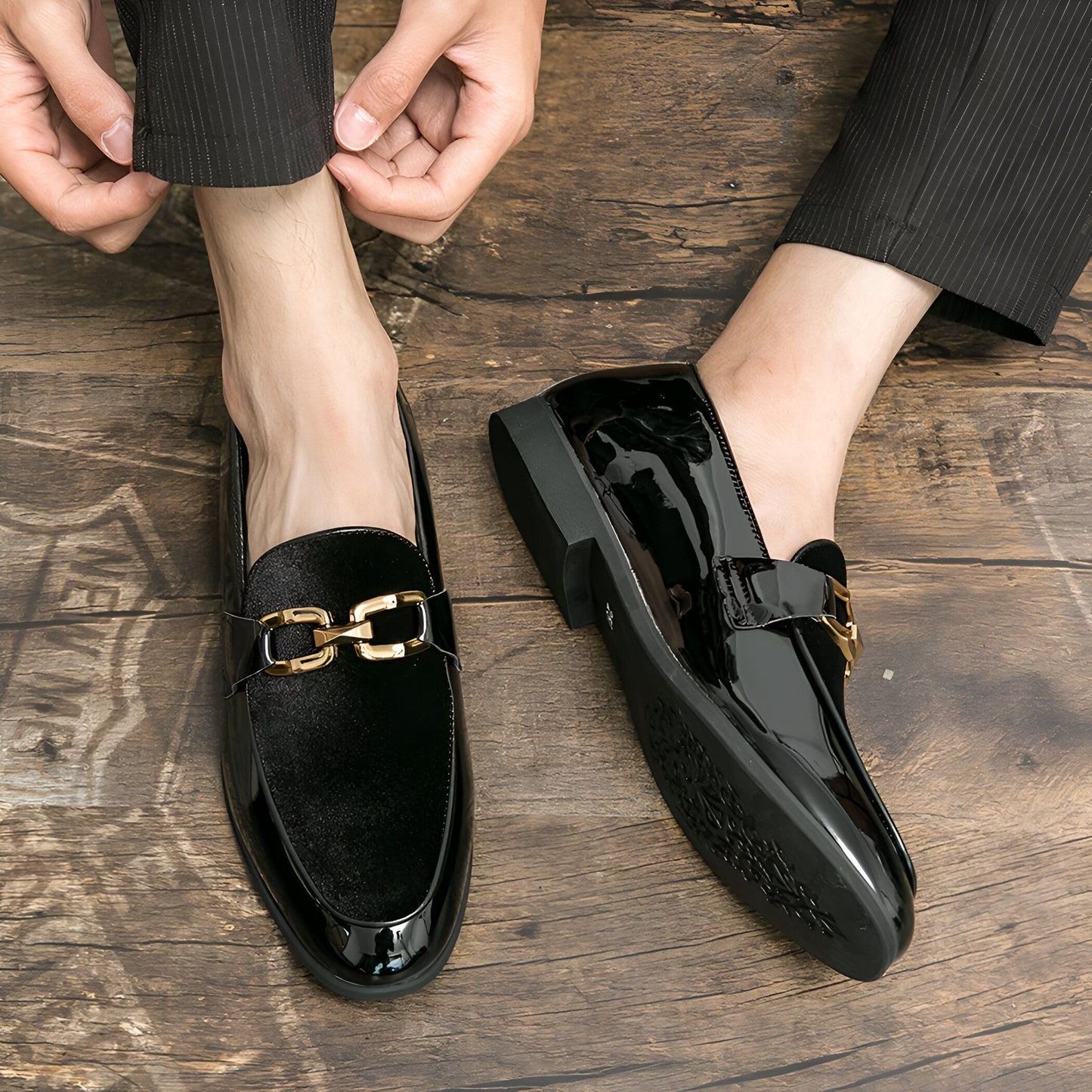 Luxe Mocassins: Noirs Vernis Velours Doré Élégants
