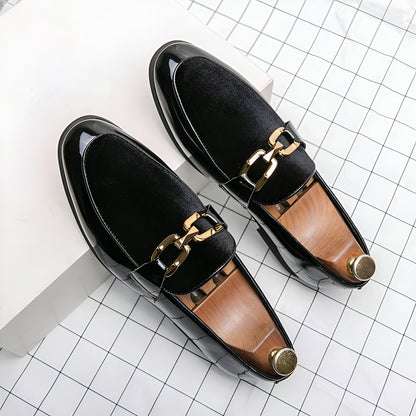 Luxe Mocassins: Noirs Vernis Velours Doré Élégants