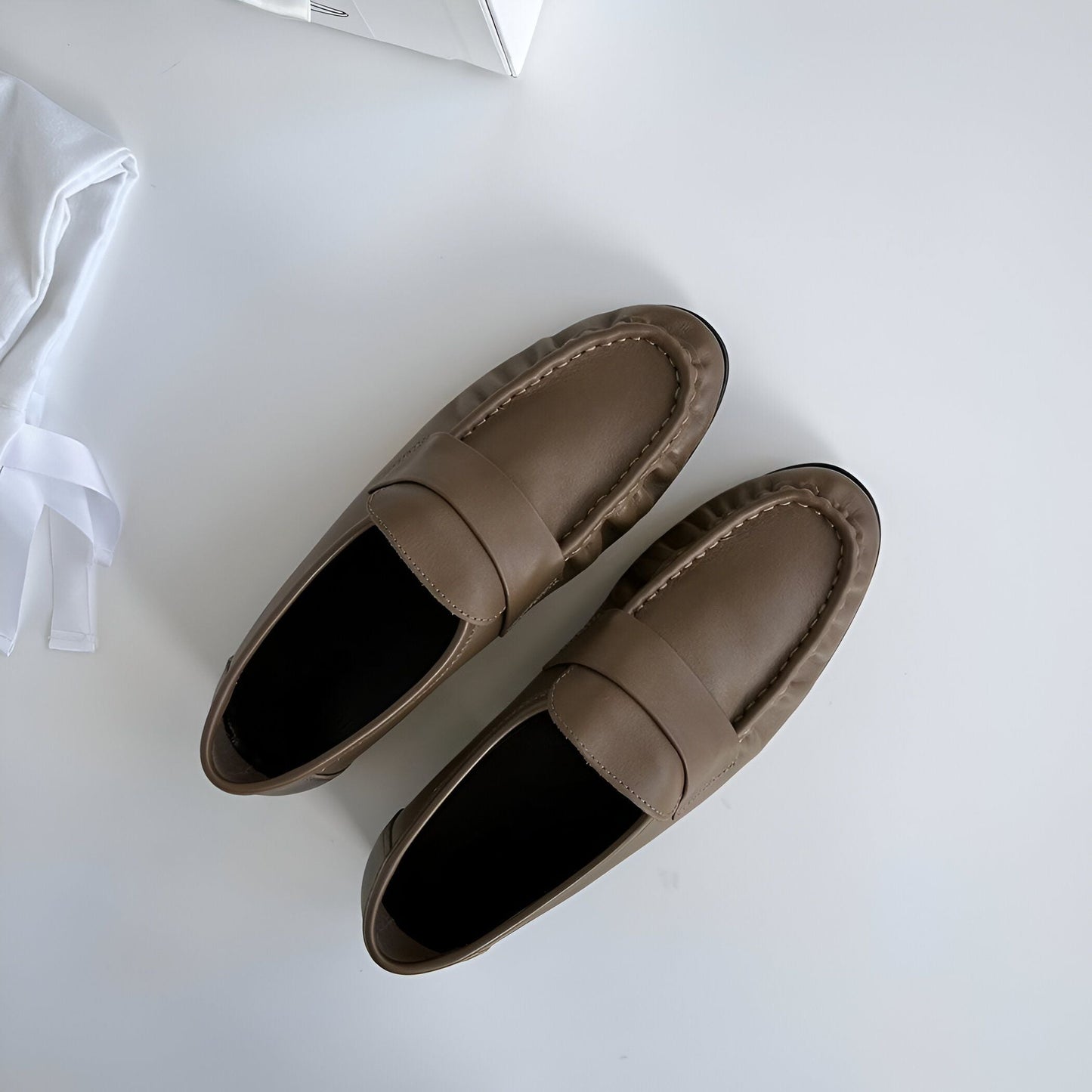 LuxeBrand Mocassins Rétro Cuir Souple Talon Carré