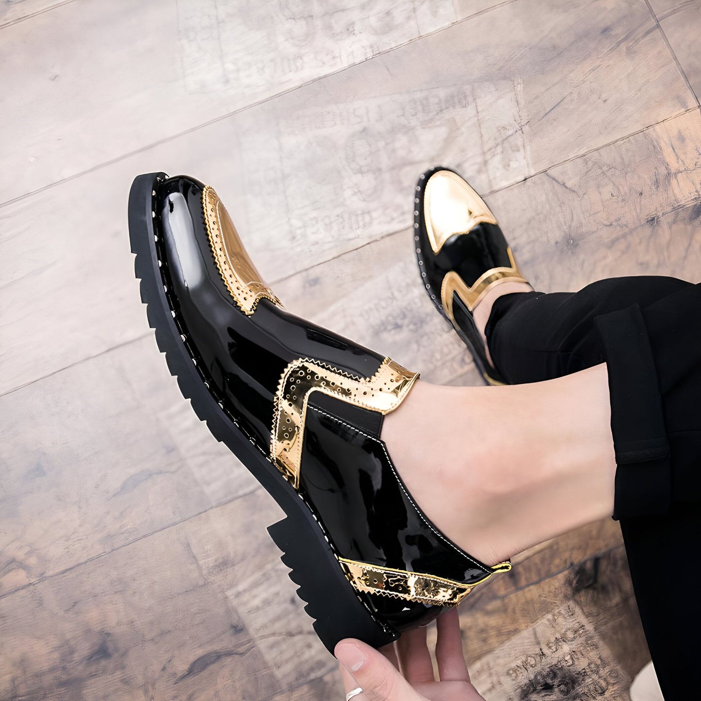 Mocassins Homme Vernis Noir Doré Élégant — Signature